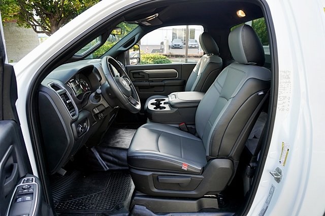 New 2024 Bright White Clear-Coat Exterior Paint RAM Tradesman image 21