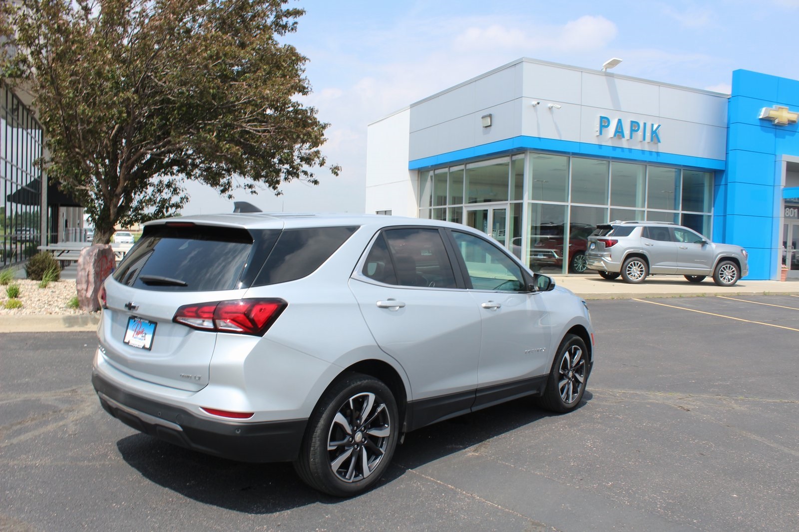 Used 2022 Chevrolet Equinox LT with VIN 3GNAXUEV5NL219372 for sale in Luverne, Minnesota