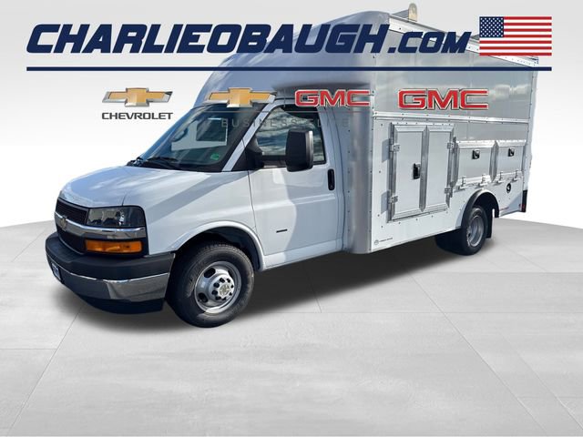 2025 Chevrolet Express Cutaway Base's photo