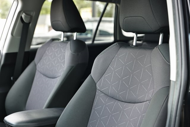 2024 Toyota RAV4 Hybrid XLE photo 21