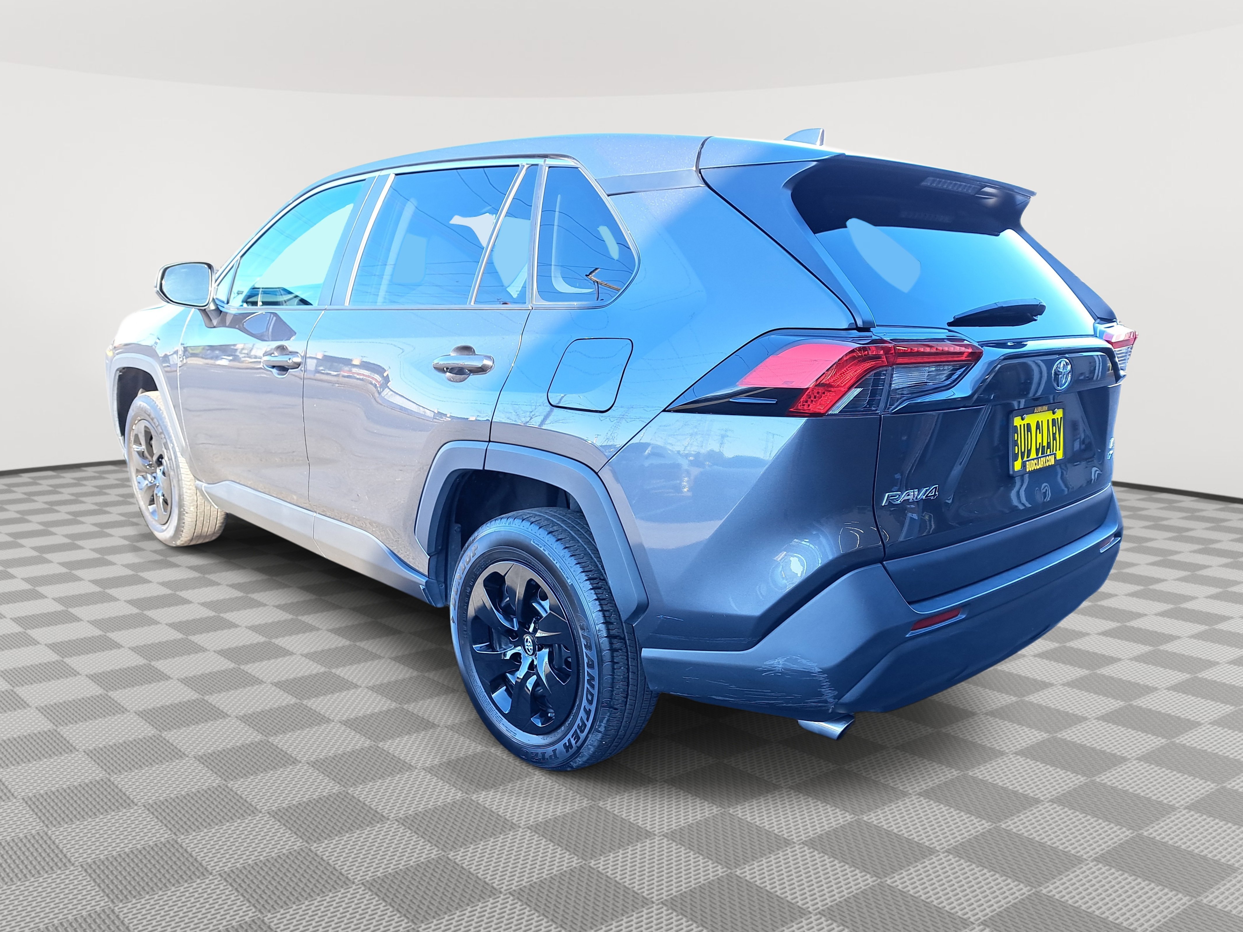 2024 Toyota RAV4 LE photo 3