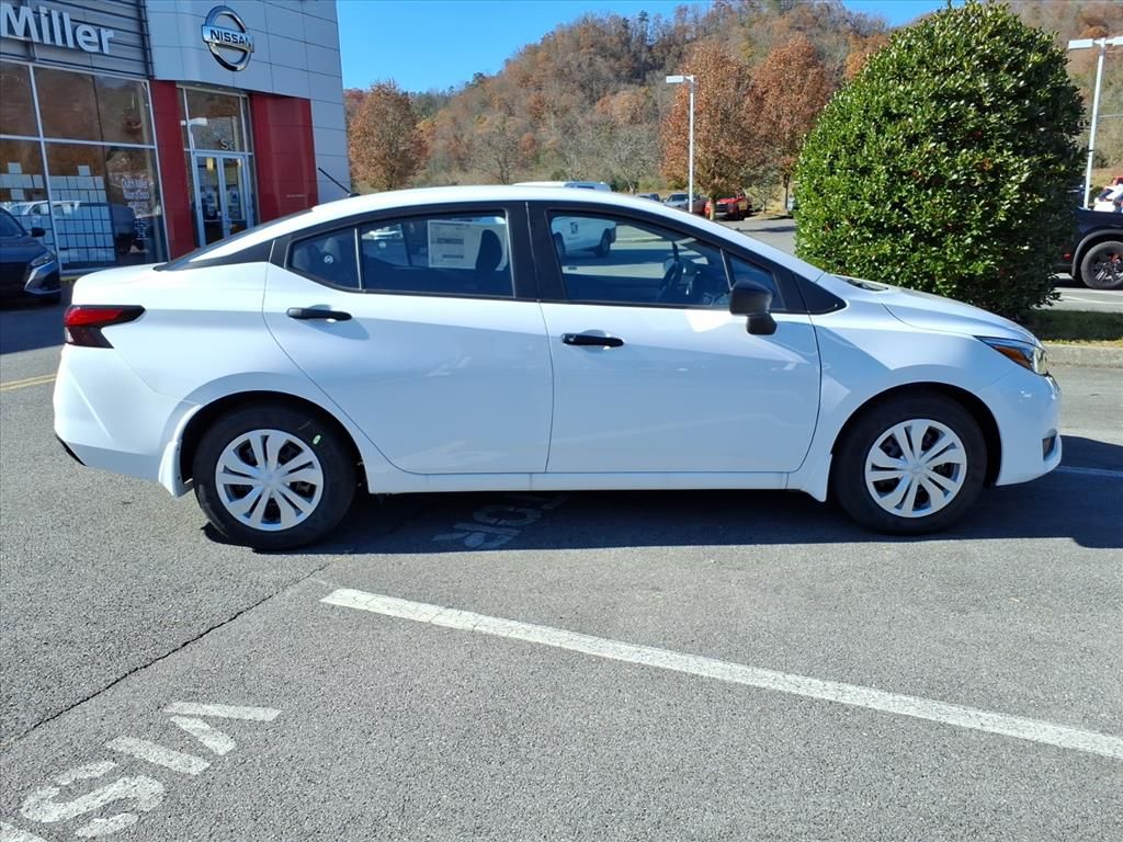2025 Nissan Versa S photo 2
