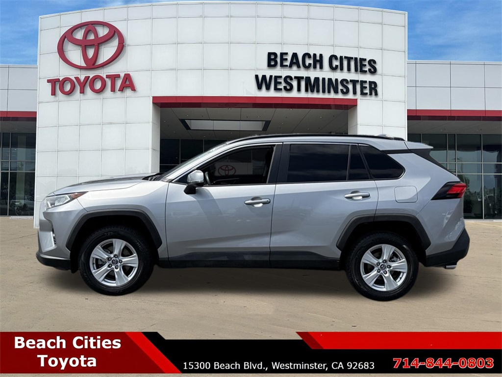 2021 Toyota RAV4 XLE photo 7