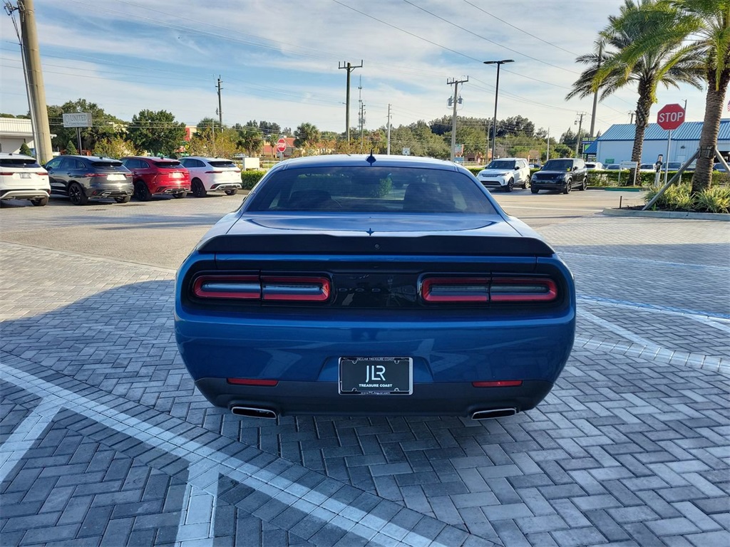 2021 Dodge Challenger SXT photo 4