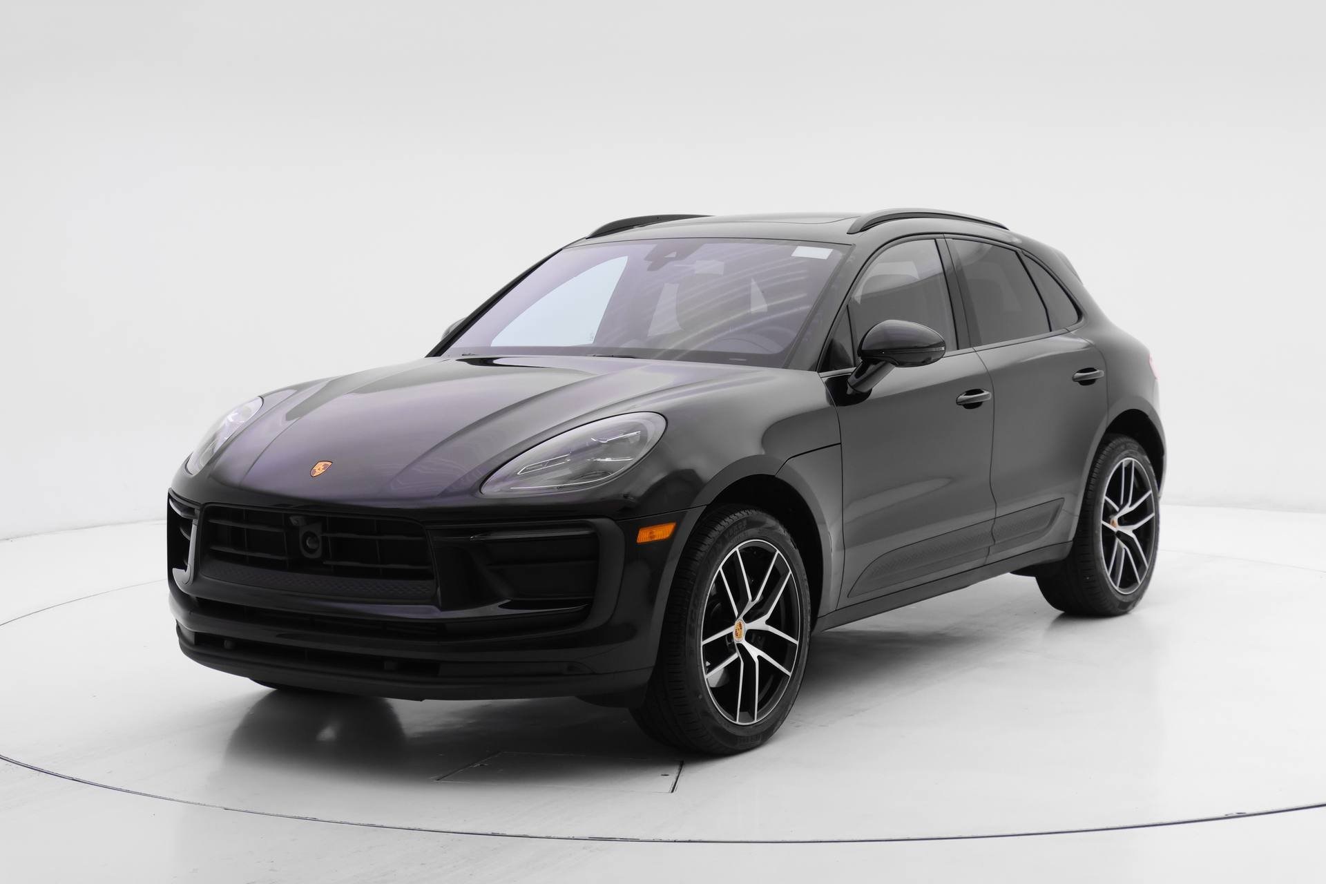 2025 Porsche Macan's photo