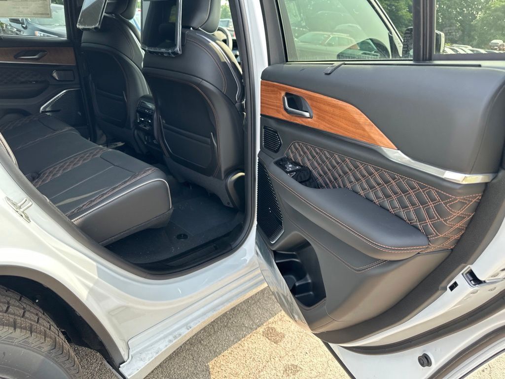 2023 Jeep Grand Cherokee Summit Reserve 4xe photo 10