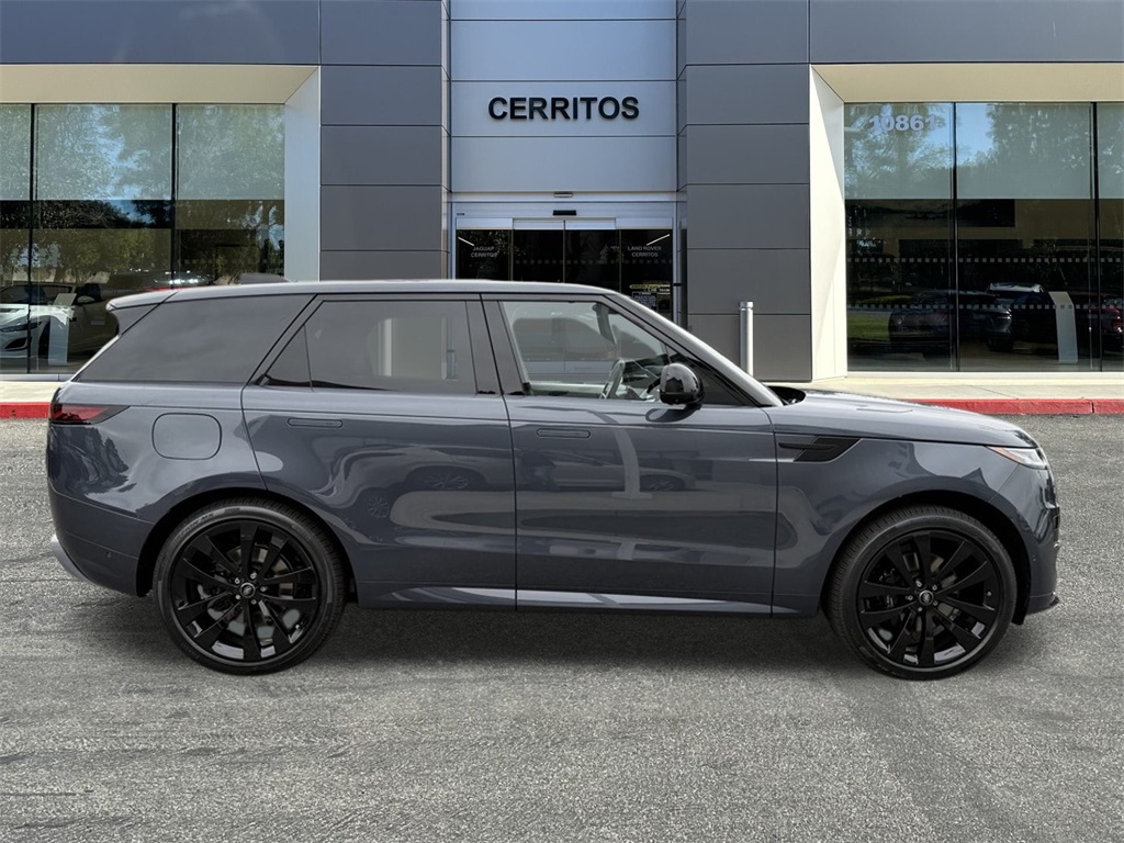 2025 Land Rover Range Rover Sport SE photo 4