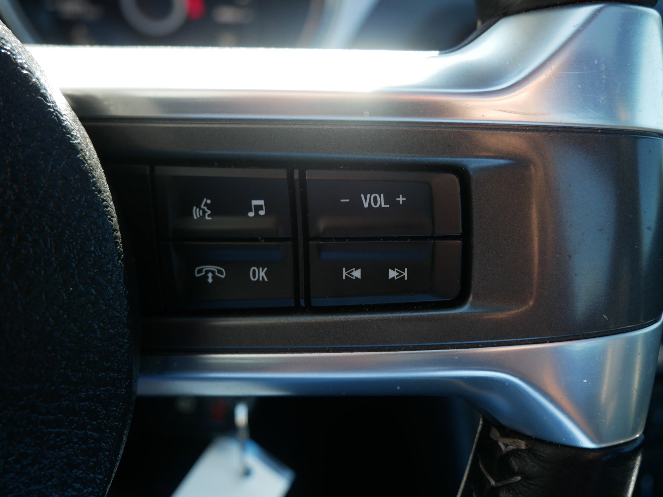 2014 Ford Mustang V6 Premium photo 23