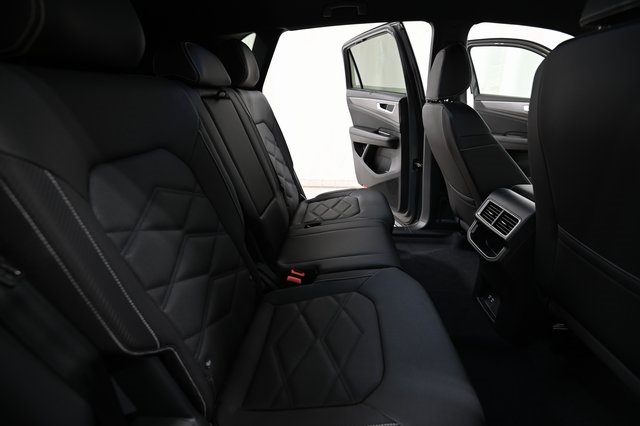 2025 Volkswagen Atlas Cross Sport SE Technology photo 16