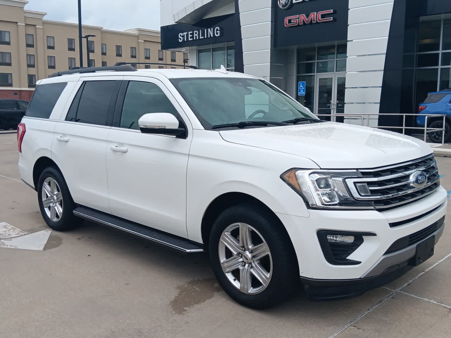 2020 Ford Expedition XLT photo 3