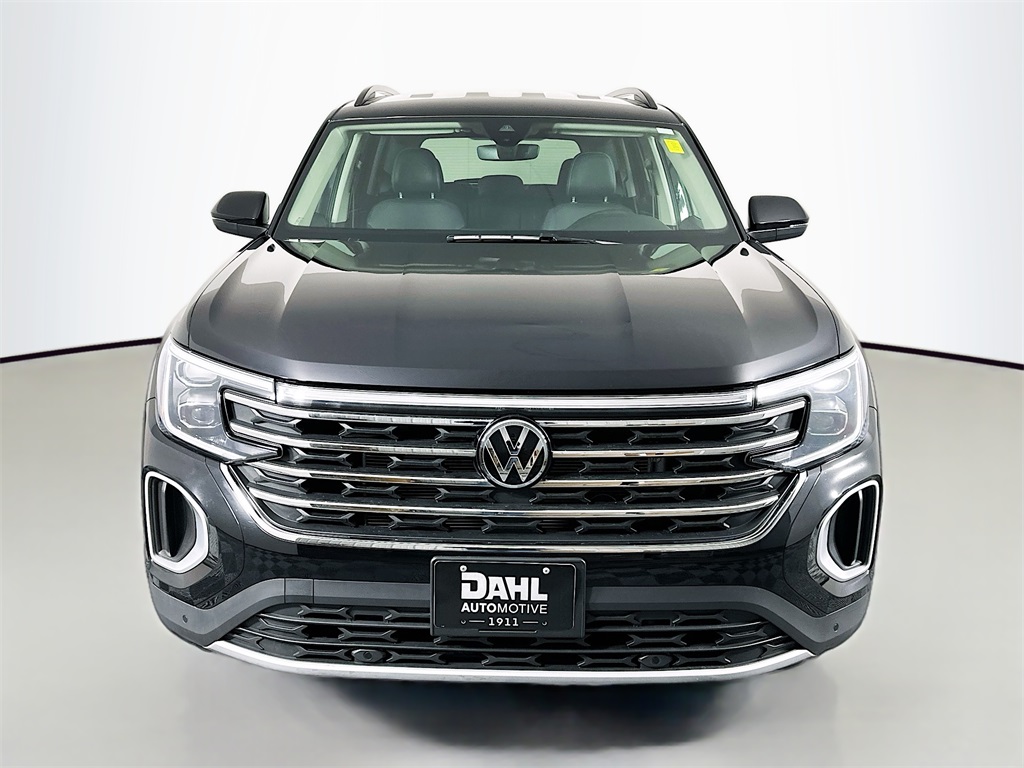 Used 2025 Volkswagen Atlas SE w/Tech with VIN 1V2HR2CA5SC512149 for sale in Winona, Minnesota