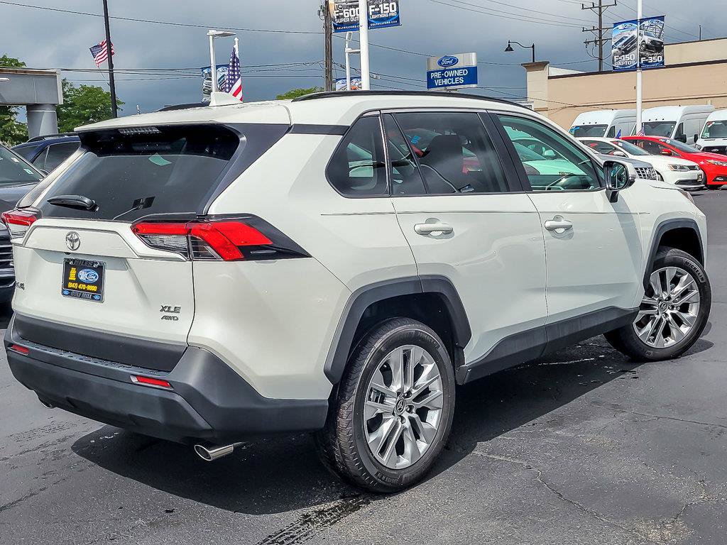 2025 TOYOTA RAV4 - Image 9