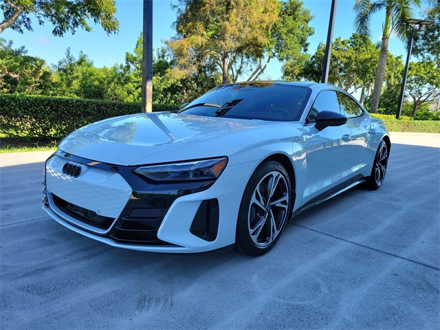2023 Audi e-tron GT Premium Plus photo 3