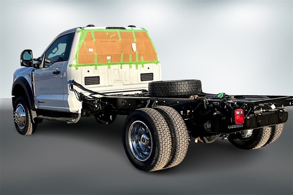 2025 Ford F-450 XL photo 3
