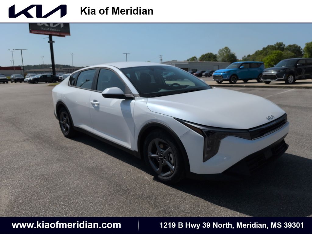 2025 Kia K4 LXS