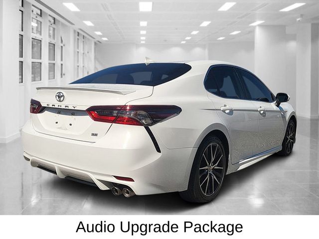 2022 Toyota Camry SE photo 3