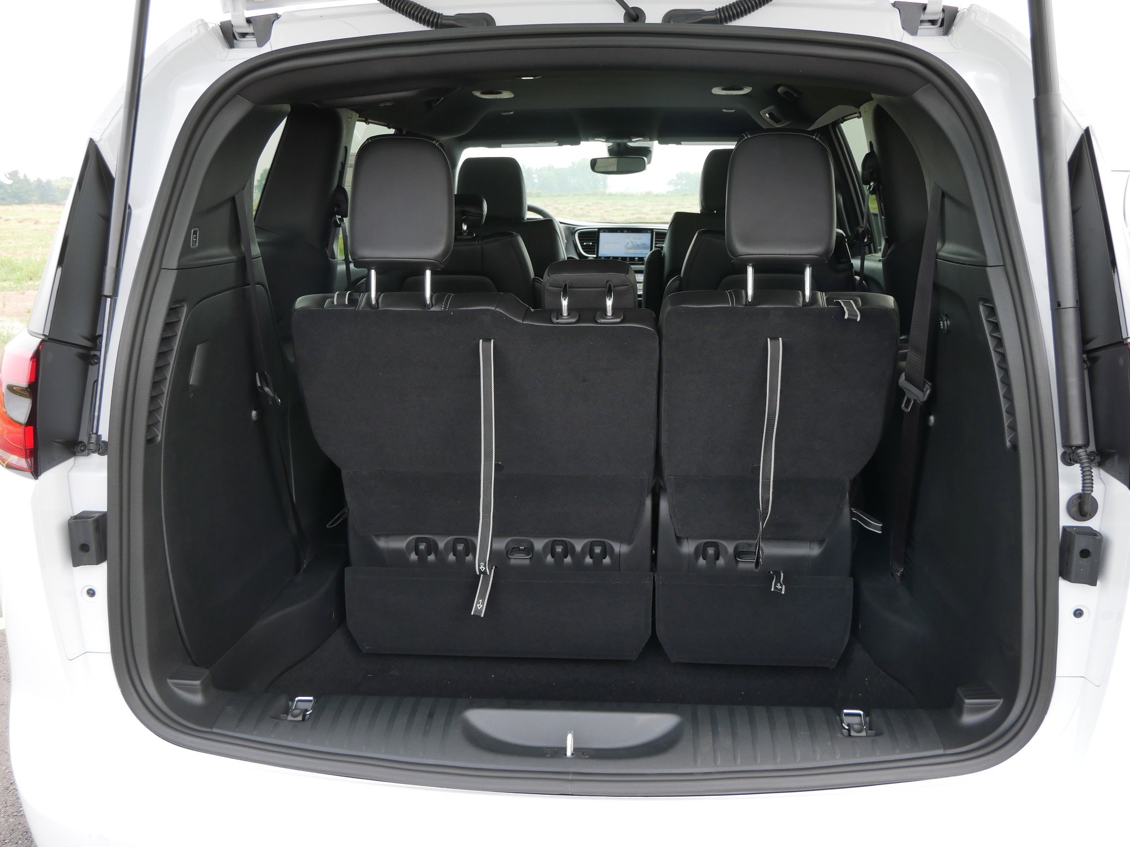 2025 Chrysler Pacifica photo 4