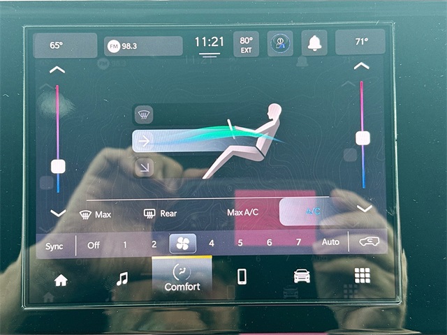 2025 Jeep Grand Cherokee Laredo photo 13