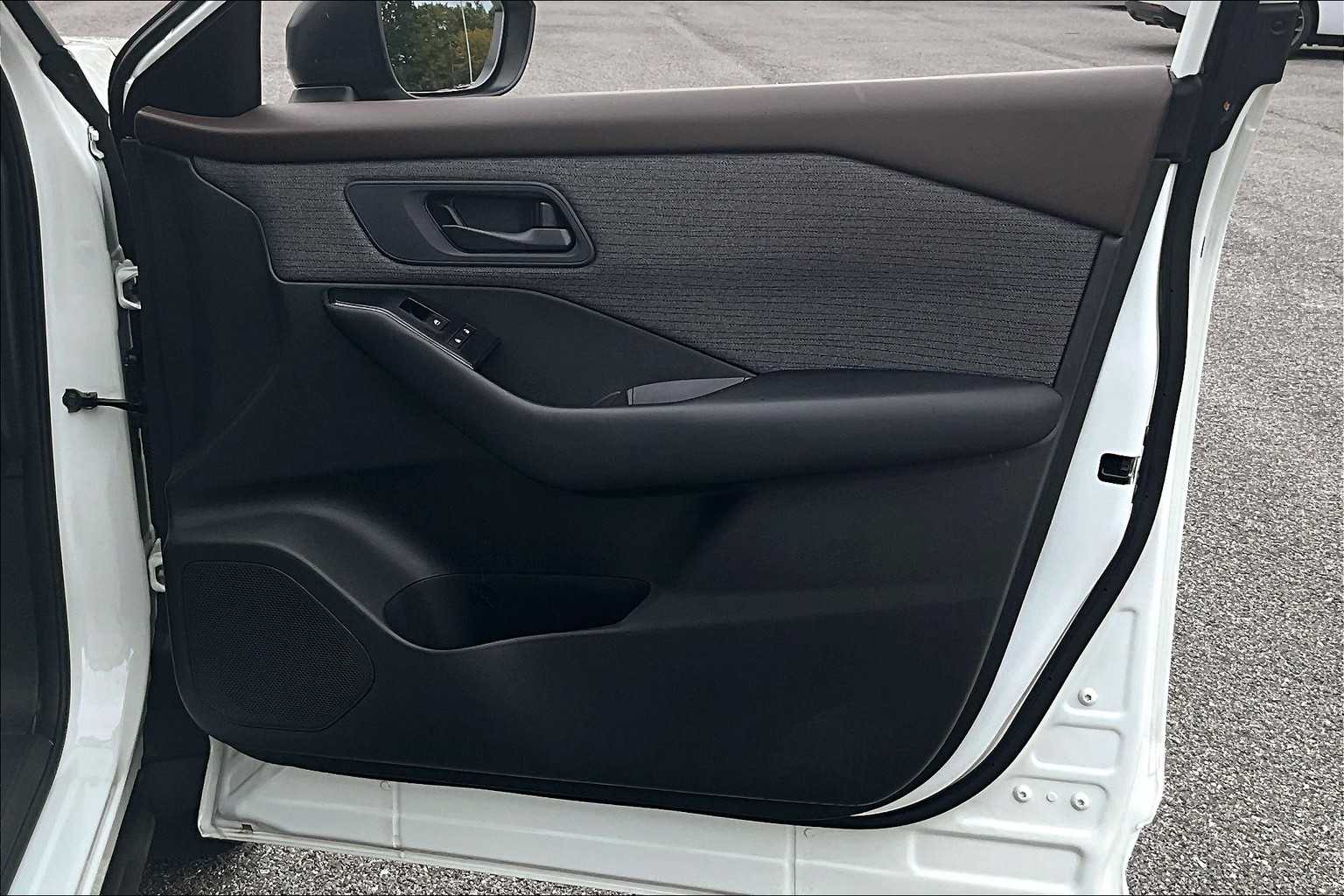 2023 Nissan Rogue S AWD photo 20