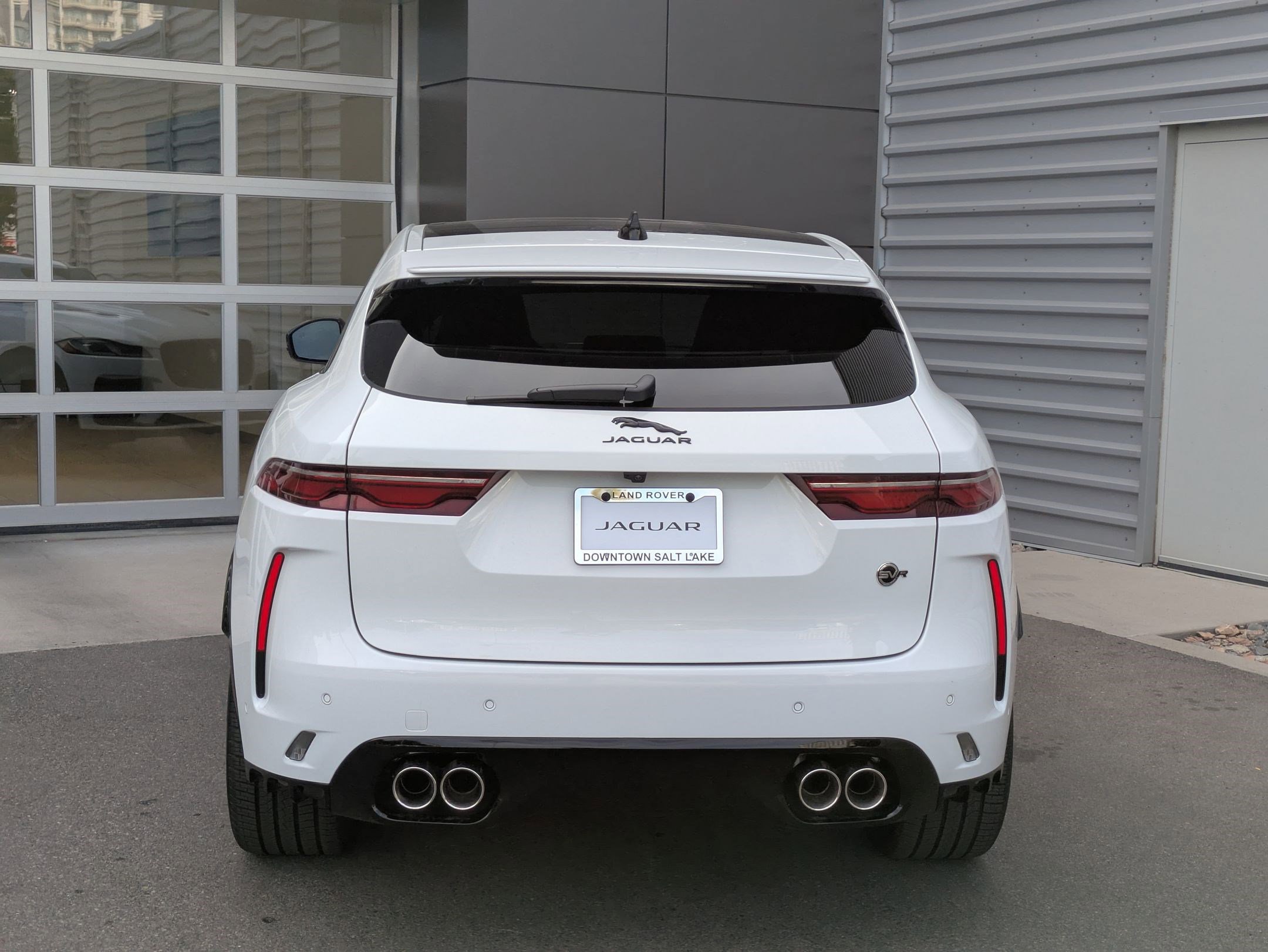 2026 Jaguar F-PACE SVR photo 4
