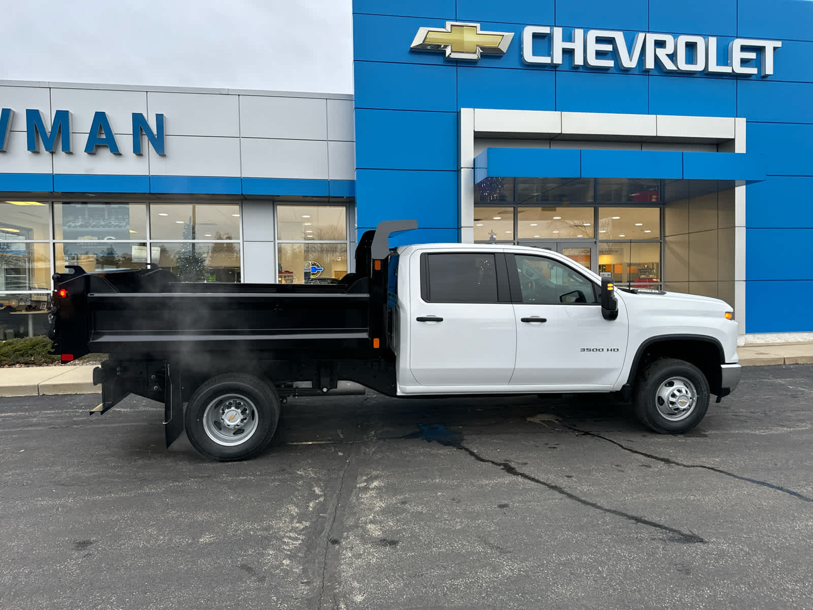 2025 Chevrolet Silverado 3500HD Work Truck photo 2