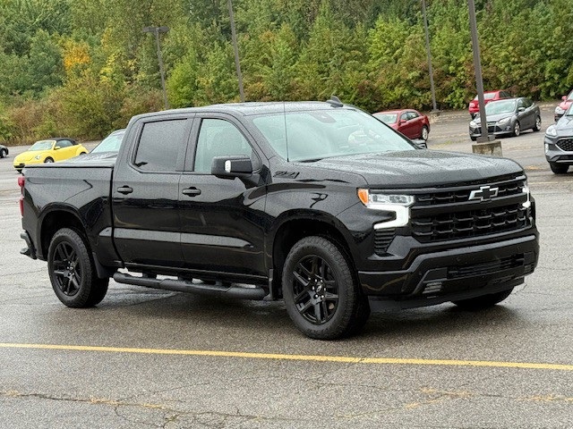 2025 Chevrolet Silverado 1500 RST photo 2