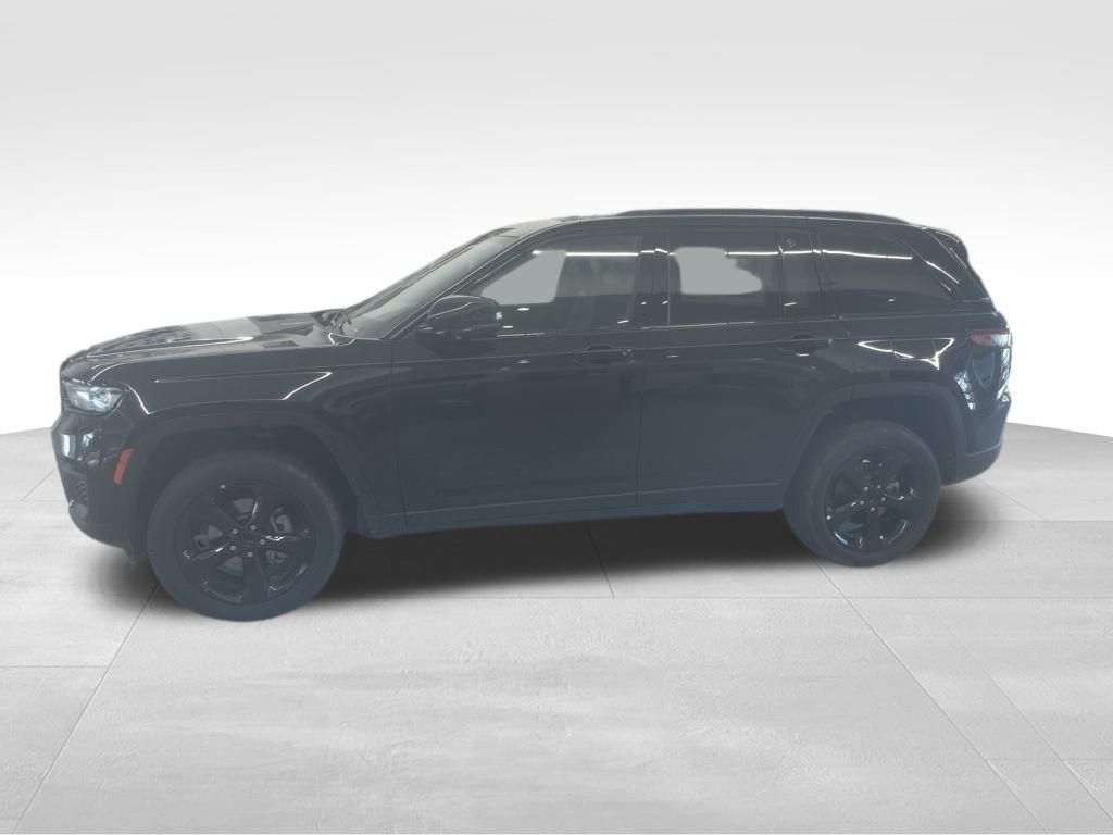 2025 Jeep Grand Cherokee Altitude X photo 3