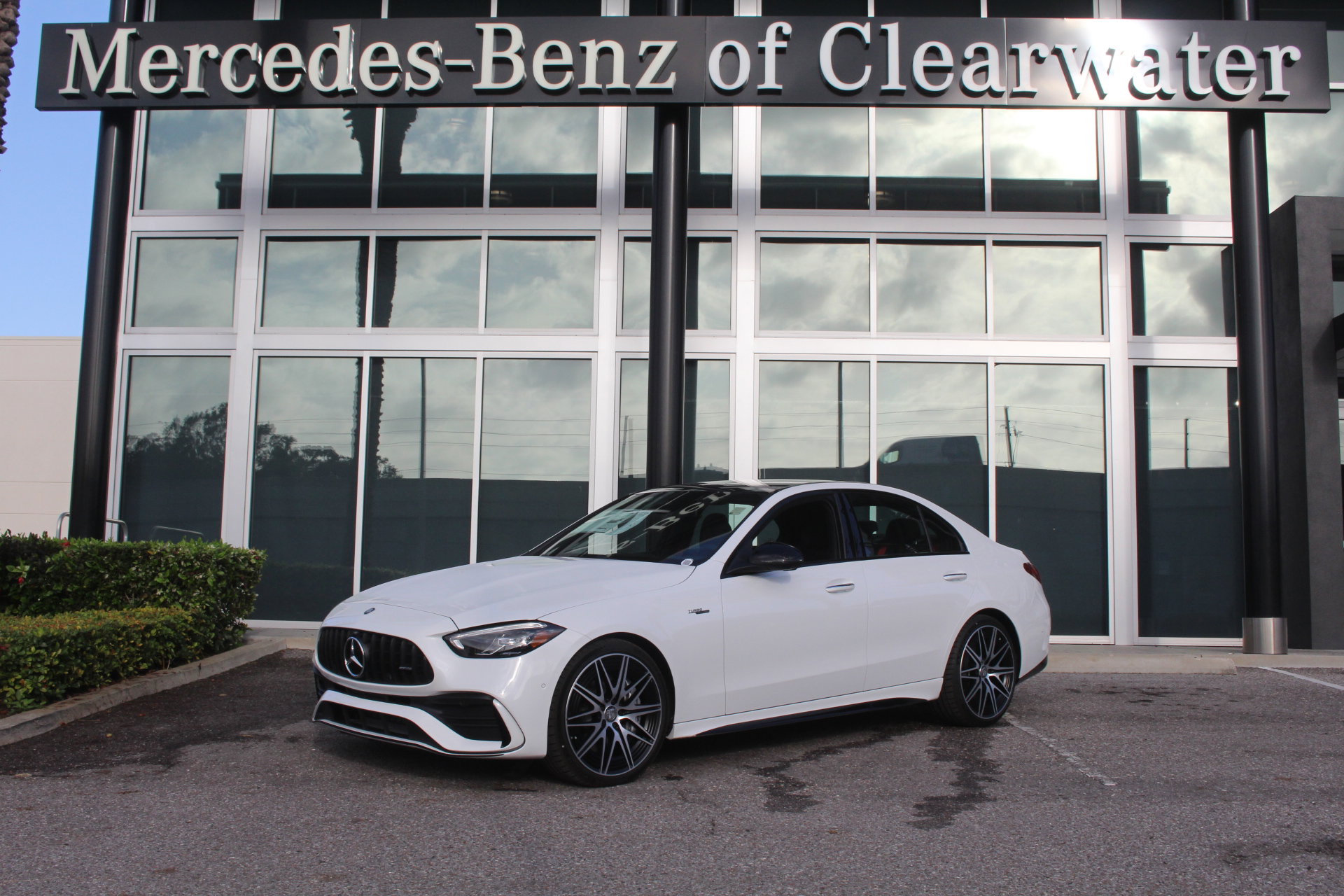 2025 Mercedes-Benz C-Class Sedan AMG C43's photo