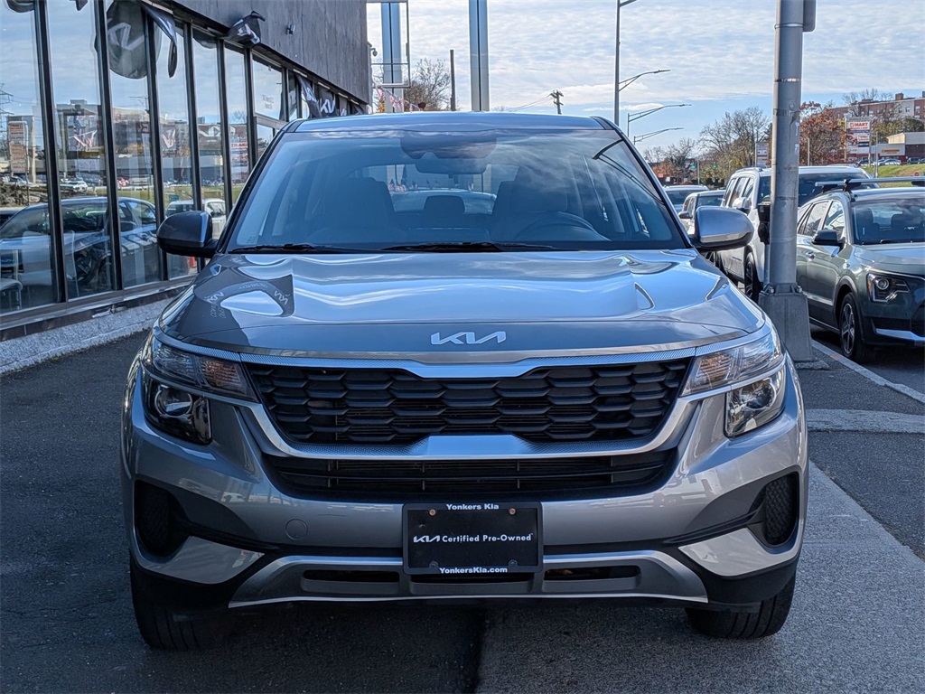 2023 Kia Seltos LX photo 2