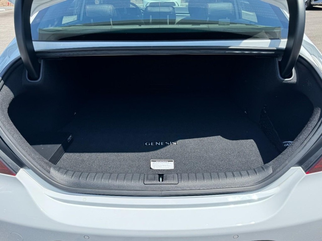 2025 Genesis G70 2.5T Sport Prestige photo 6