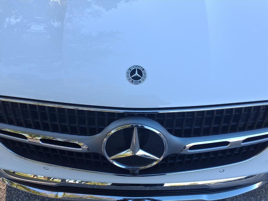 2026 Mercedes Benz GLC 300 4MATIC photo 3