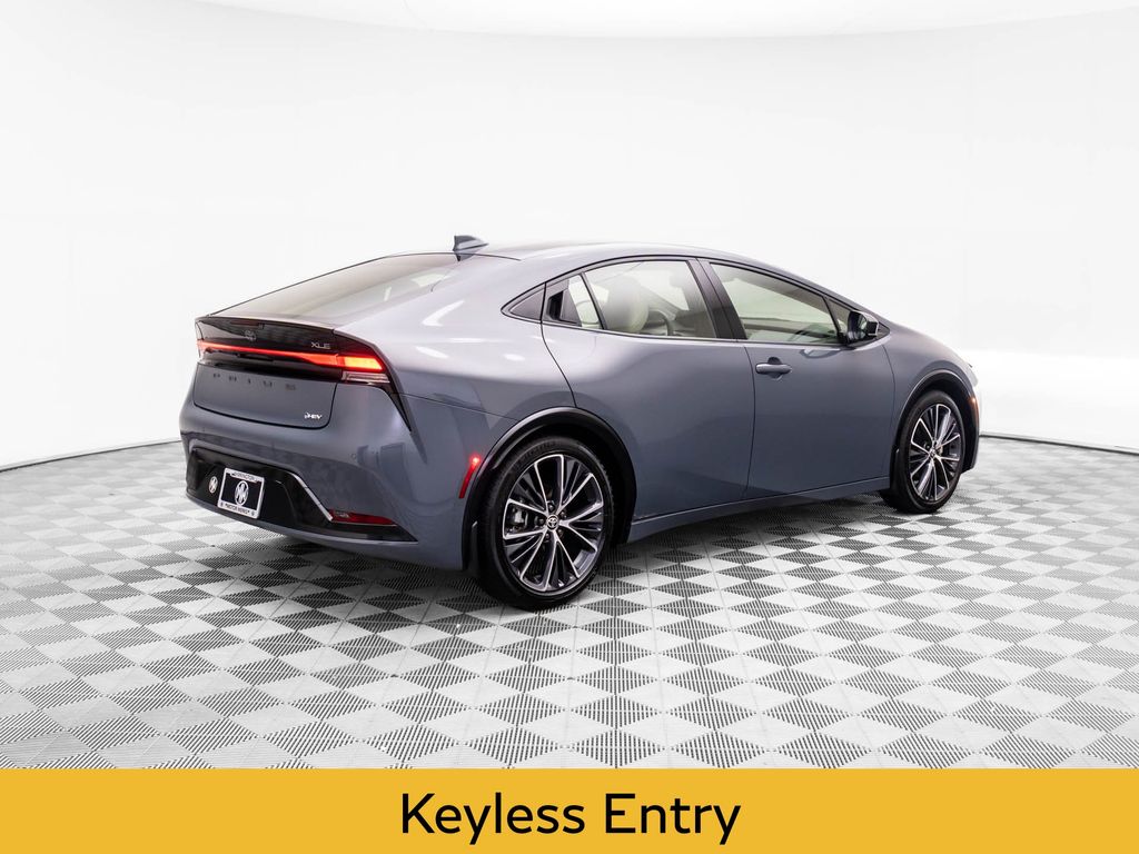 2024 Toyota Prius XLE photo 5