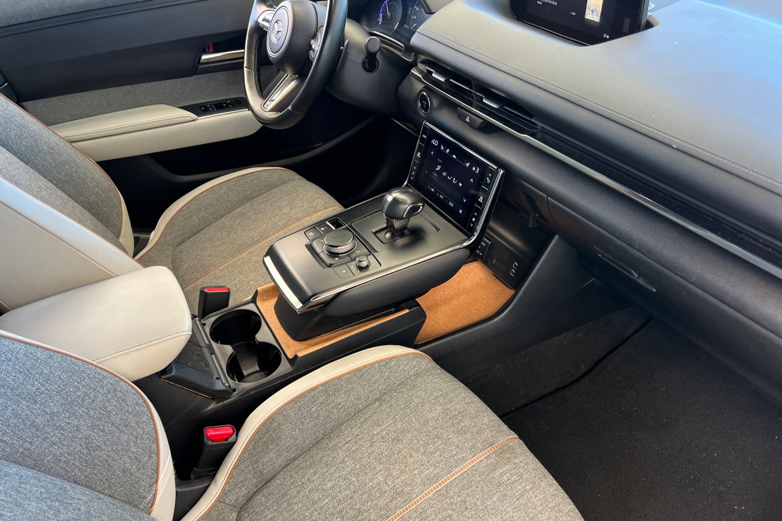 2023 Mazda MX-30 Premium Plus photo 17