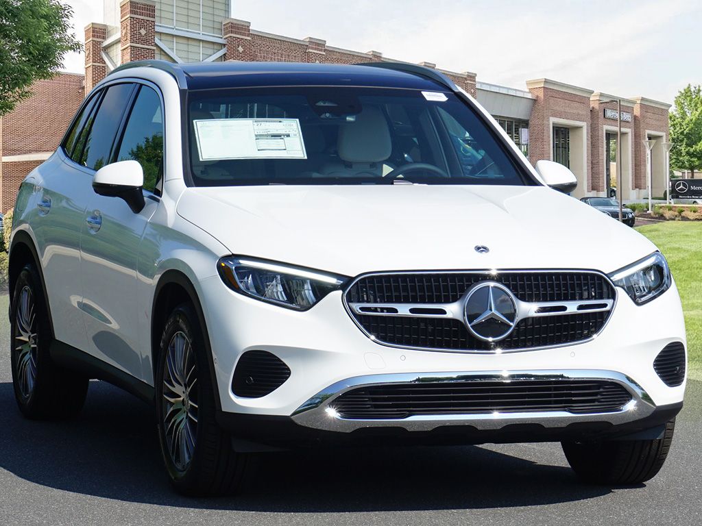 2026 Mercedes Benz GLC 300 4MATIC photo 3