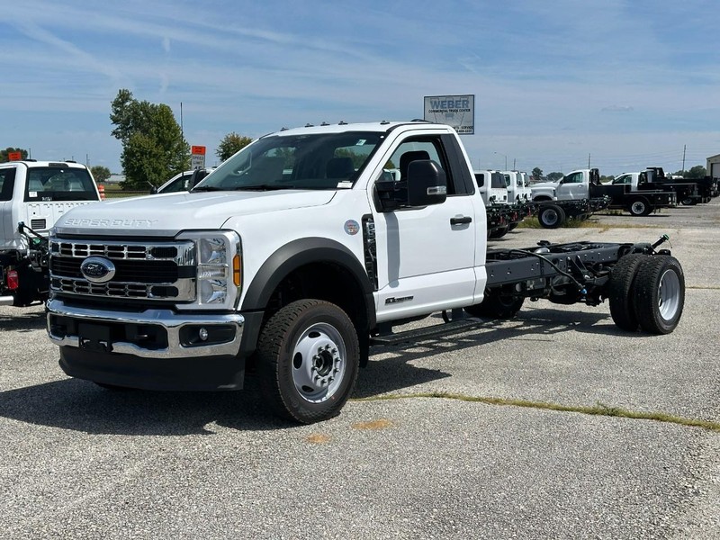 2025 Ford F-550 Super Duty Chassis Cab XL's photo