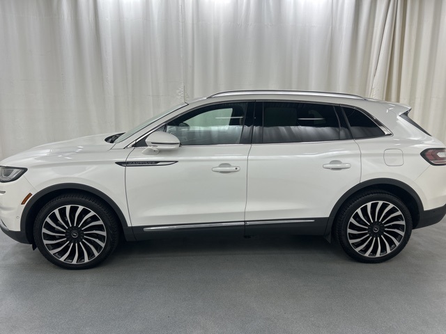 2022 Lincoln Nautilus Black Label photo 2