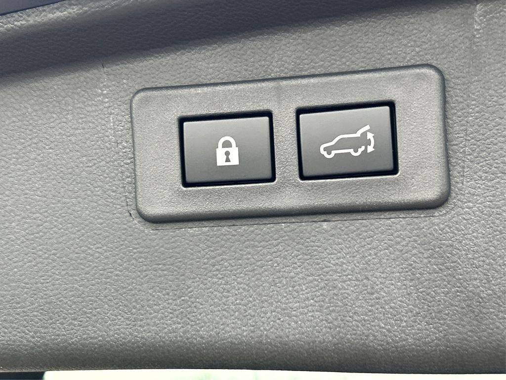 2025 Subaru Outback Limited XT photo 13