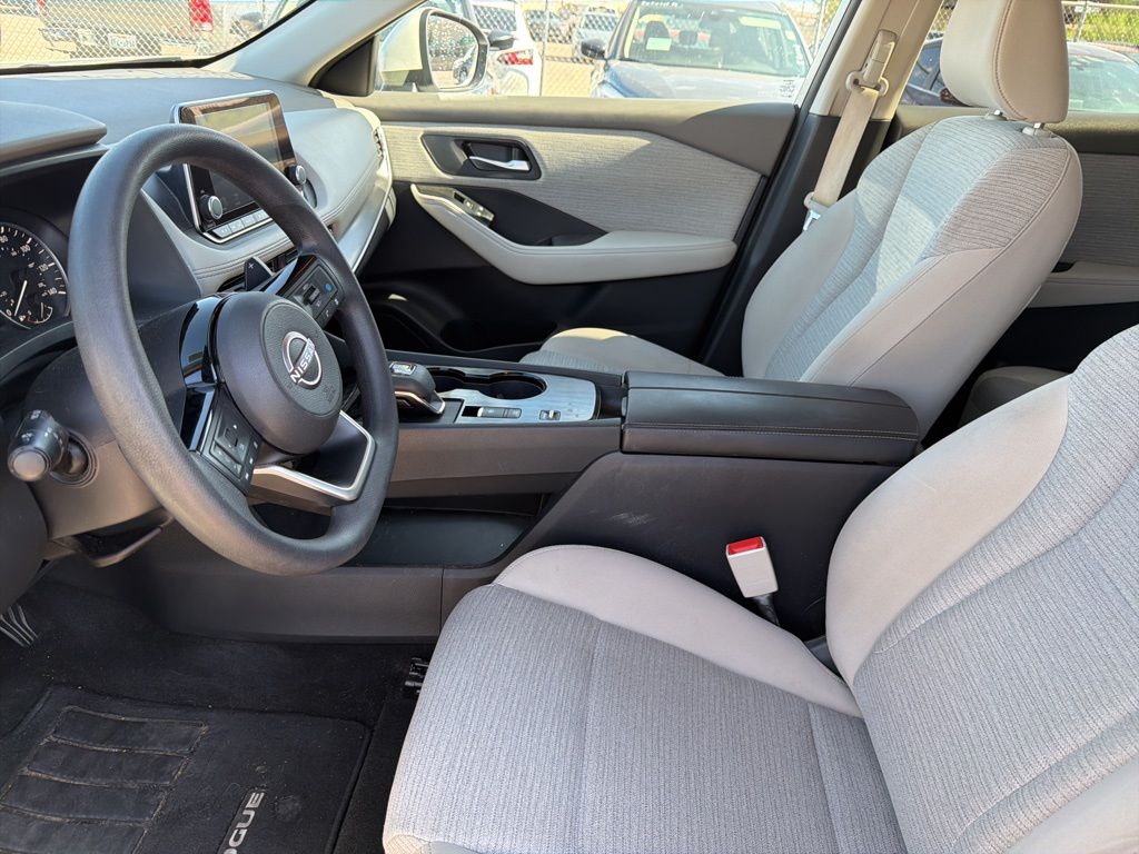 2022 Nissan Rogue SV photo 26