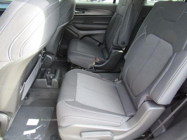 2025 Jeep Grand Cherokee Laredo photo 26