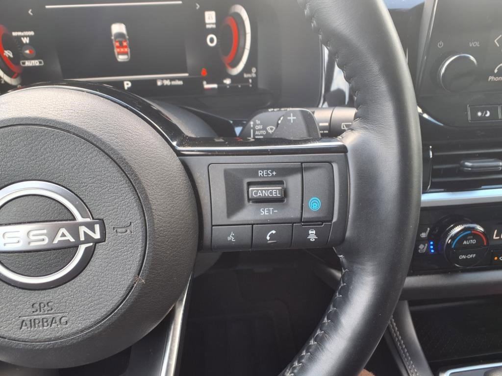 2022 Nissan Pathfinder Platinum photo 18