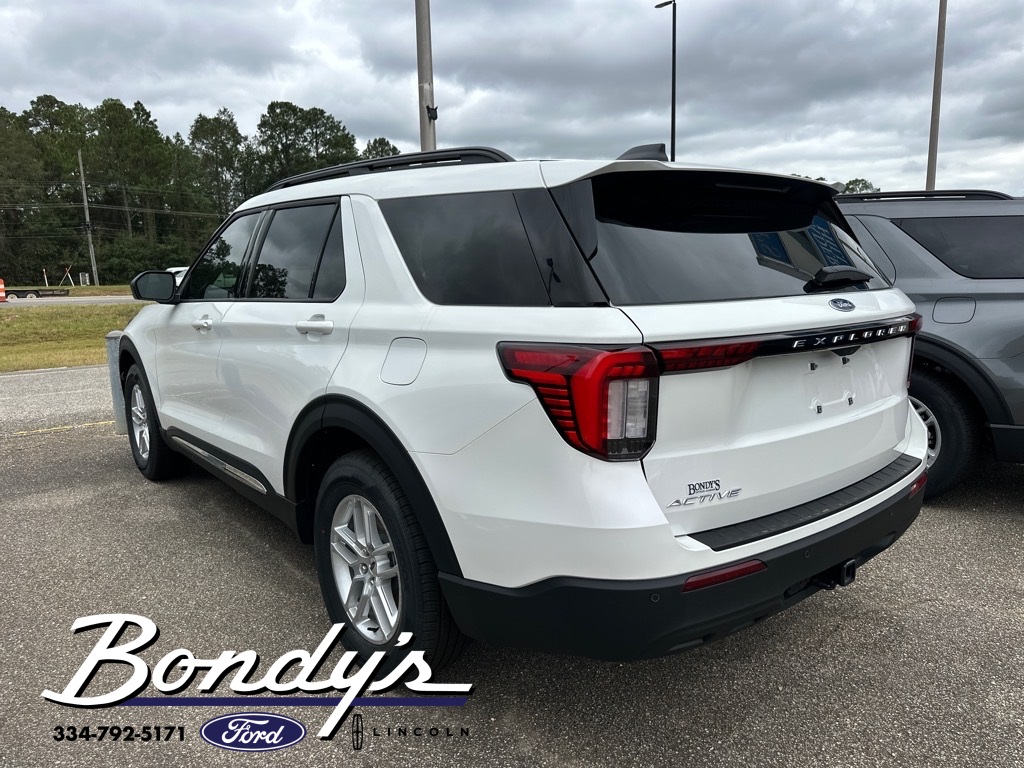2025 Ford Explorer photo 12