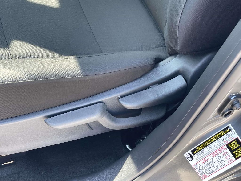 2025 Nissan Kicks Play S photo 15