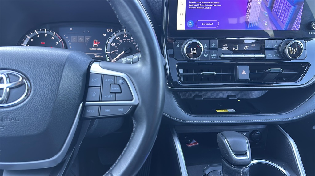 2023 Toyota Highlander XLE photo 23