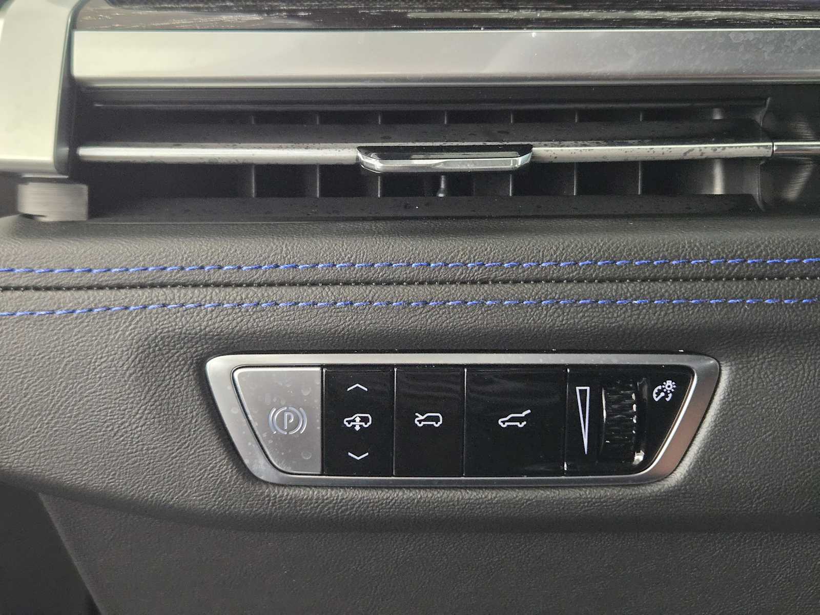 2026 Cadillac Escalade IQ Sport photo 13