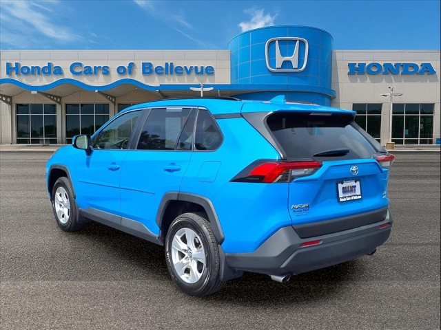 2019 Toyota RAV4 XLE photo 3