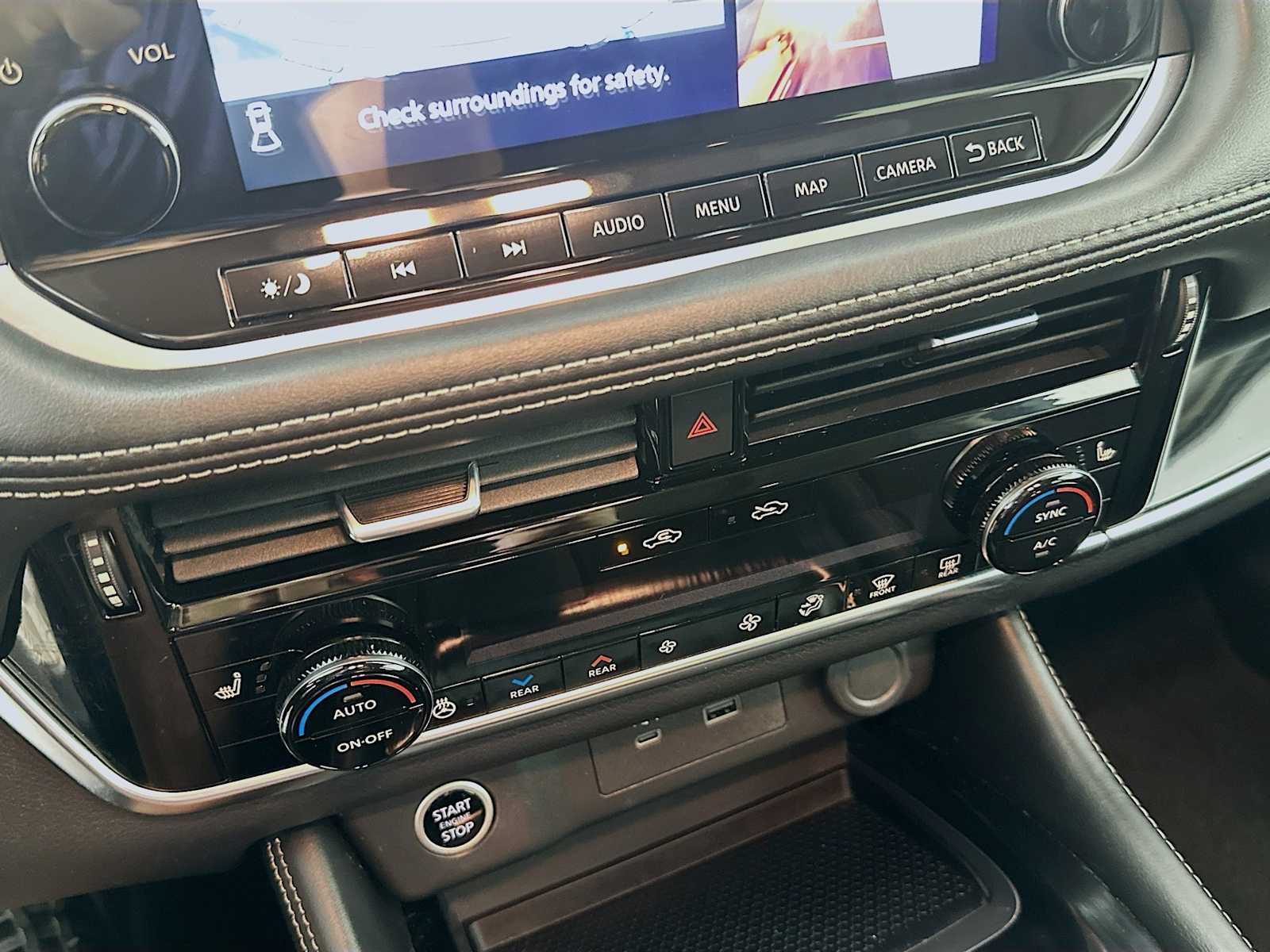 2023 Nissan Rogue SL photo 14
