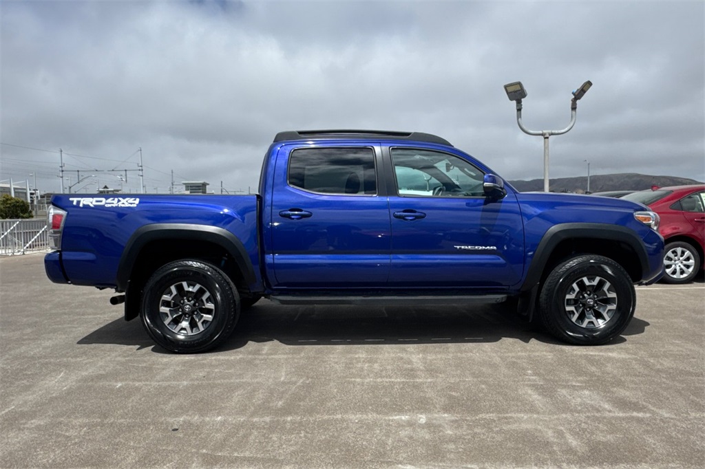 2023 Toyota Tacoma TRD Off-Road photo 3
