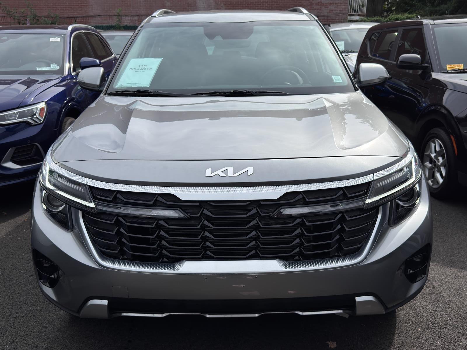 2024 Kia Seltos S photo 2