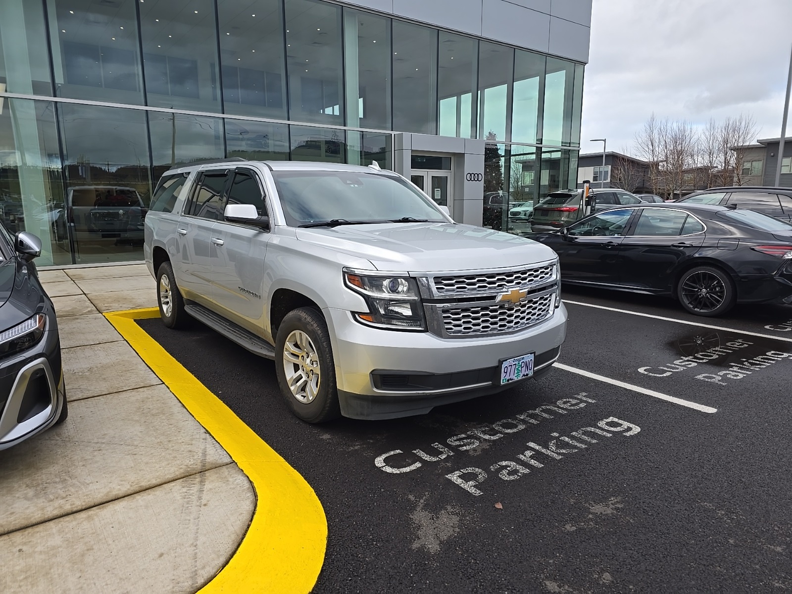2016 Chevrolet Suburban LT's photo