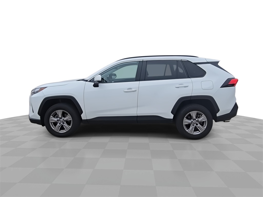 2024 Toyota RAV4 XLE photo 5